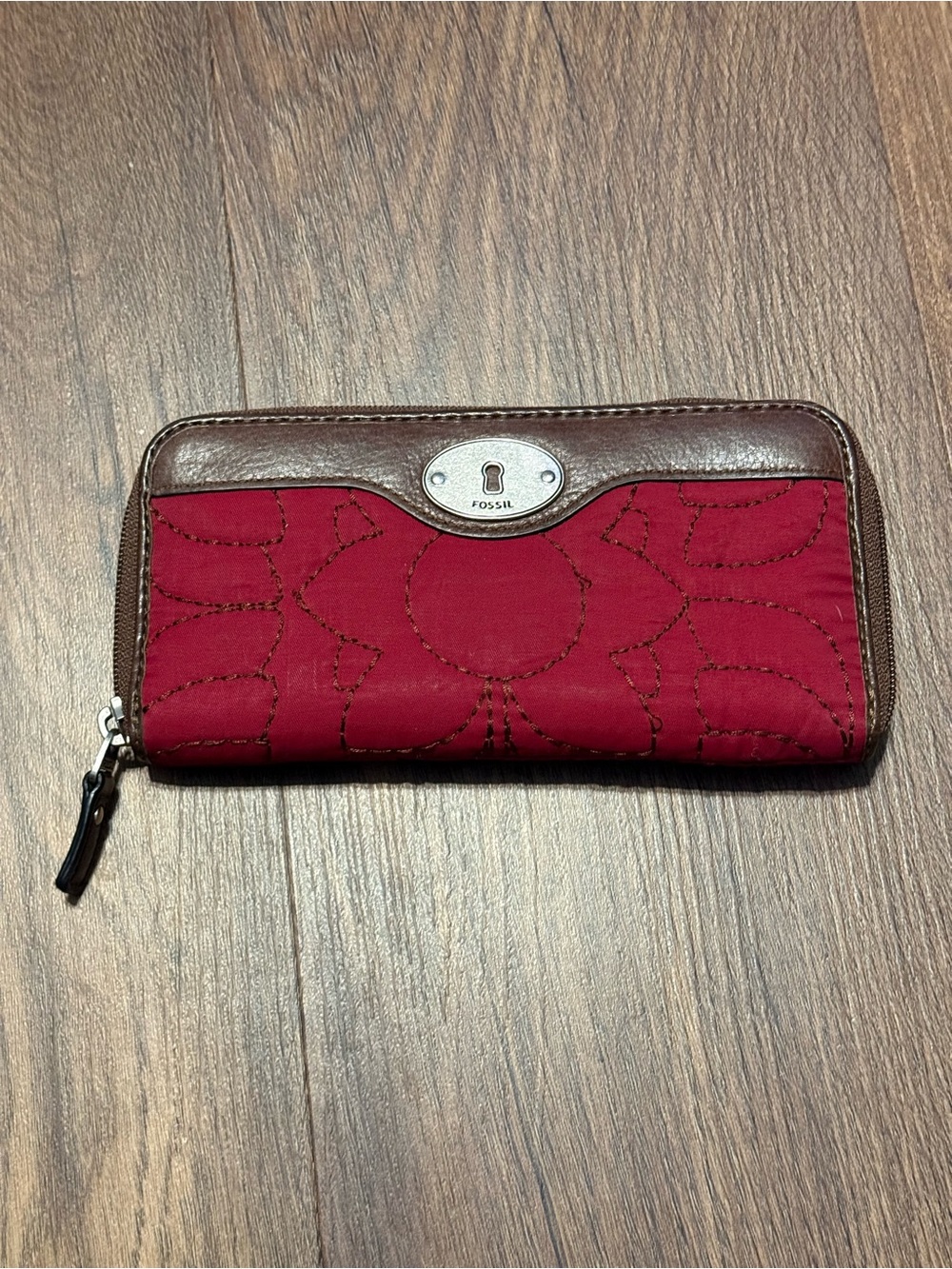 NWOT Fossil Women's Burgundy Quilted Zip-Around Wallet with Brown Trim